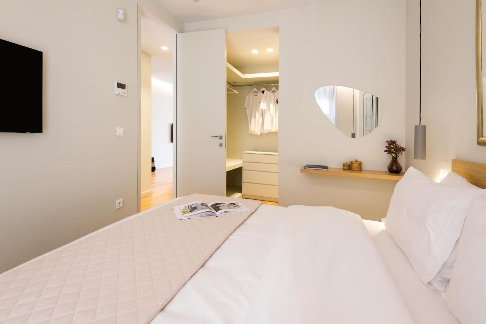 Urban Apt With Stunning Acropolis View & Roofdeck Athene Buitenkant foto